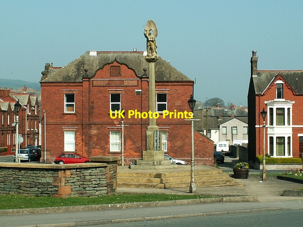 Photo 6"x4" Millom War Memorial Millom c2007