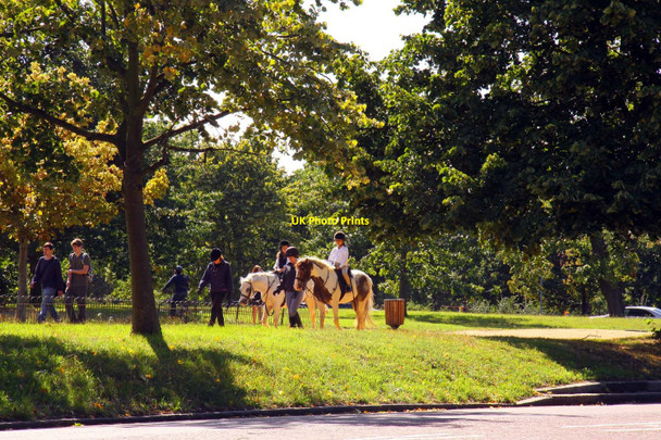 Photo 6"x4" Horse riding in Hyde Park Westminster c2010