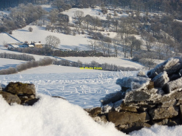 Photo 6"x4" Snow covered landscape, Bakewell Bakewell c2010