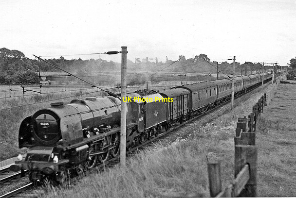 Photo 6"x4" Down express north of Acton Bridge Acton Bridge c1962
