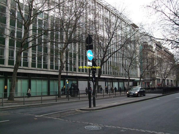 Photo 6"x4" Offices on Kingsway London London c2010