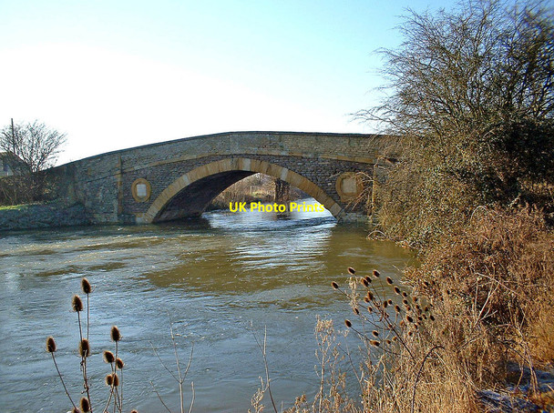 Photo 6"x4" High water at Tadpole Bridge, River Thames Buckland Marsh c2003