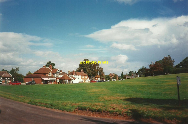 Photo 6"x4" Ide Hill Village Green Hanging Bank c1994