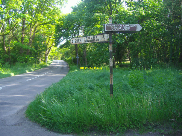 Photo 6"x4" Fingerpost A287 Frensham Frensham c2009