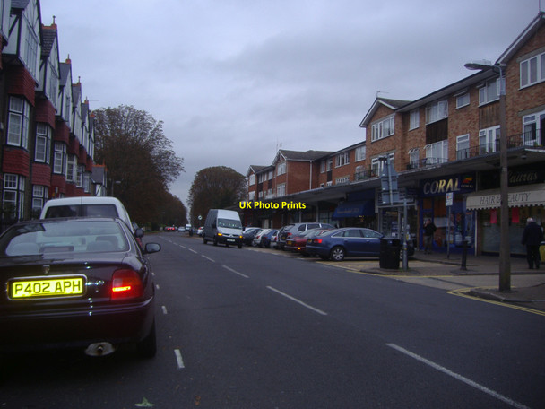 Photo 6"x4" Shops on The Avenue, Sunbury Sunbury c2008