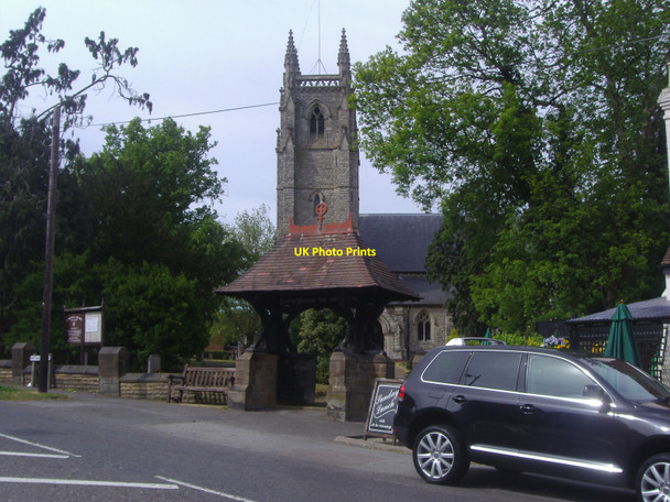 Photo 6"x4" The church at Northaw Potters Bar c2009