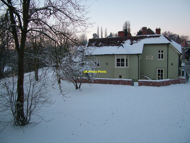 Photo 6"x4" The Lion Hotel, Leintwardine. Christmas Day 2010. Kinton\/SO4074 c2010