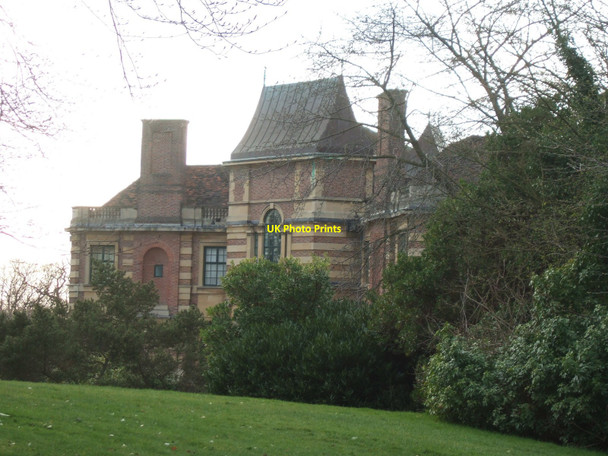 Photo 6"x4" Eltham Palace - garden entrance front from the east Eltham c2009