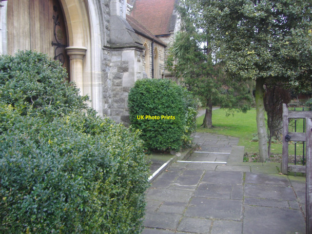 Photo 6"x4" Entrance to the church, The Ridgeway, Enfield Enfield\/TQ3396 c2009
