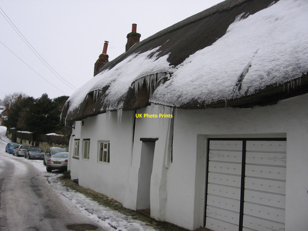Photo 6"x4" Icicles on the thatch Whitchurch\/SP8020 c2010
