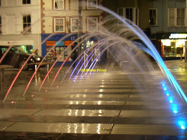 Photo 6"x4" Caernarfon Fountain Caernarfon c2010