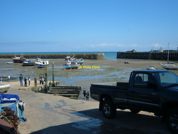 Photo 6"x4" Folkestone, Outer Harbour at low tide Folkestone c2008