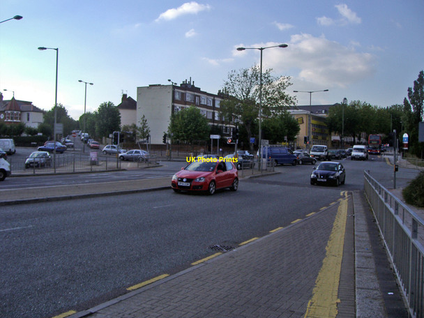 Photo 6"x4" High Road, North Finchley Finchley c2007
