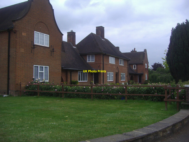 Photo 6"x4" Fairholme, Bedfont Feltham\/TQ1073 c2010 P1