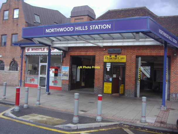 Photo 6"x4" Northwood Hills Underground station Northwood\/TQ0991 c2008