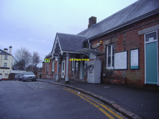 Photo 6"x4" Reigate station entrance Reigate c2009