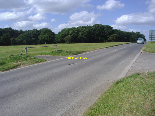 Photo 6"x4" Old London Road Epsom Downs Epsom c2008