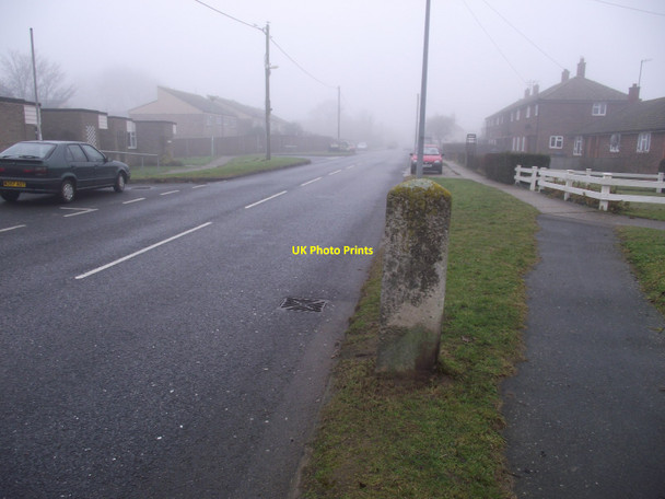 Photo 6"x4" Old Milestone Aldeburgh c2010