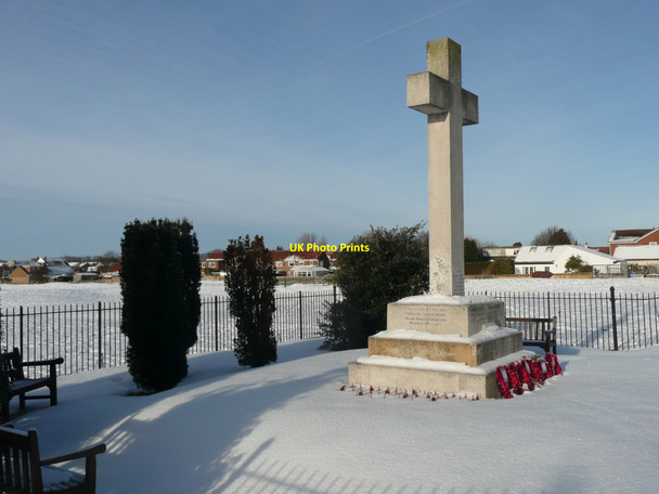 Photo 6"x4" The war memorial, Tower Street, Flamborough Flamborough c2010