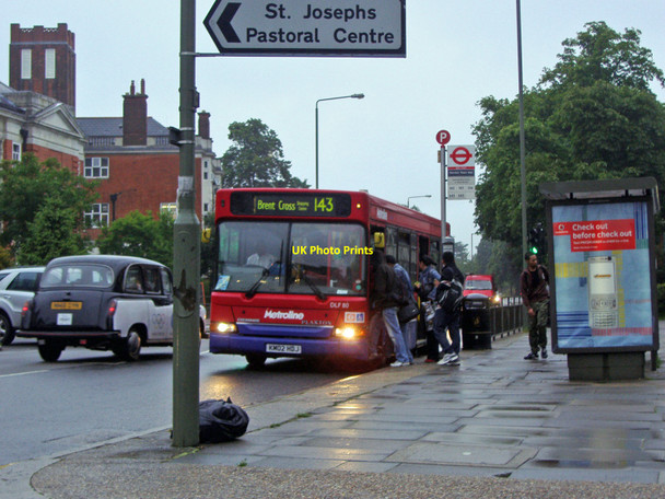 Photo 6"x4" 143 bus, The Burroughs, Hendon Hendon\/TQ2389 c2007