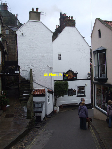Photo 6"x4" The Laurel Inn, Robin Hood's Bay Robin Hood's Bay\/NZ9505 c2010
