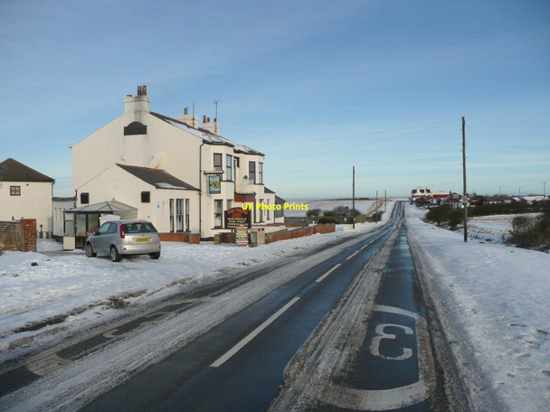 Photo 6"x4" The Viking Hotel, North Marine Road, Flamborough North Landing c2010