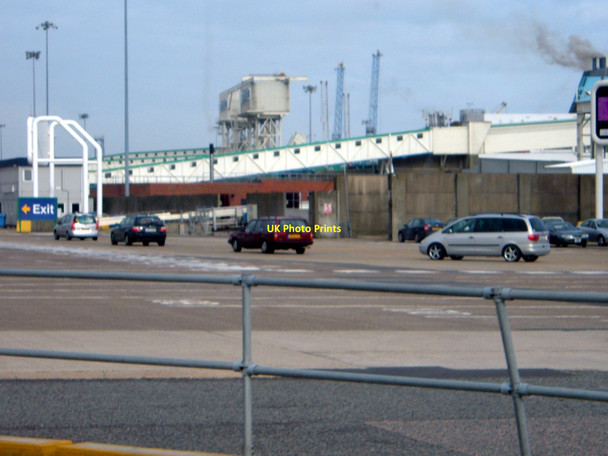 Photo 6"x4" Dover, Eastern Docks Dover\/TR3141 c2006