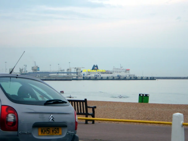 Photo 6"x4" Dover, Eastern Docks Dover\/TR3141 c2006