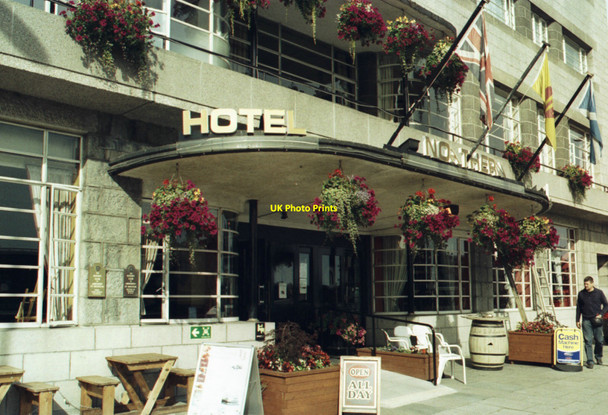 Photo 6"x4" Art Deco Northern Hotel, entrance, Great Northern Road - Clifton Road East, Aberdeen Aberdeen\/NJ9206 c2009