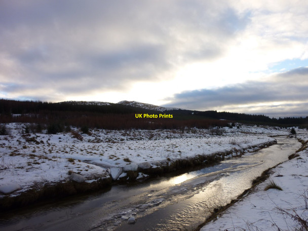 Photo 6"x4" Carron Valley Snow River Carron\/NS6684 c2010