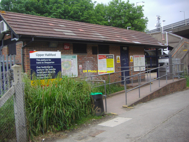Photo 6"x4" Upper Halliford station Sunbury c2008