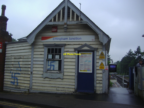 Photo 6"x4" Effingham Junction station entrance East Horsley c2008