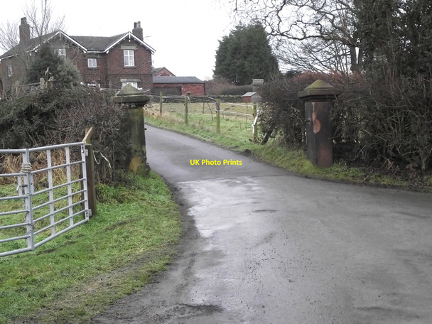 Photo 6"x4" Entrance to Mount Pleasant Biddulph c2010
