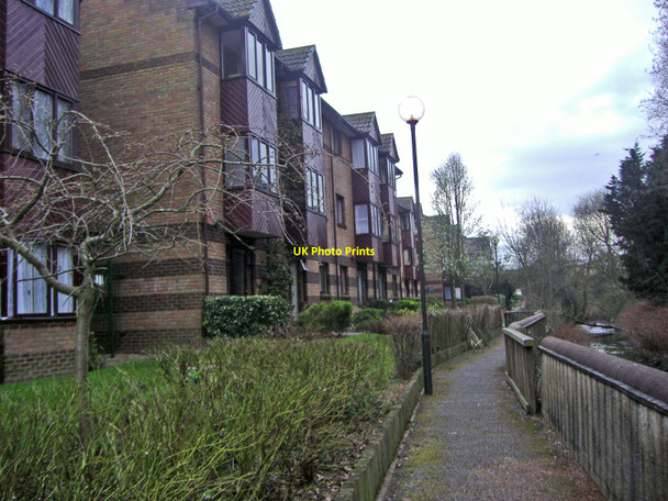 Photo 6"x4" Path behind Harp Island Close, Neasden Willesden c2008