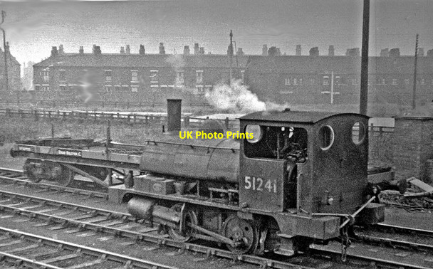 Photo 6"x4" An L&Y 'Pug' 0-4-0T at work in Goole Docks Goole c1954