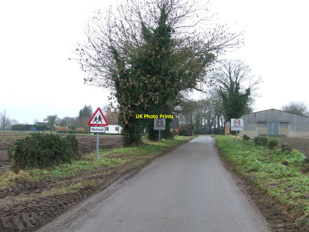 Photo 6"x4" Entering Thompson Pockthorpe\/TL9196 c2011