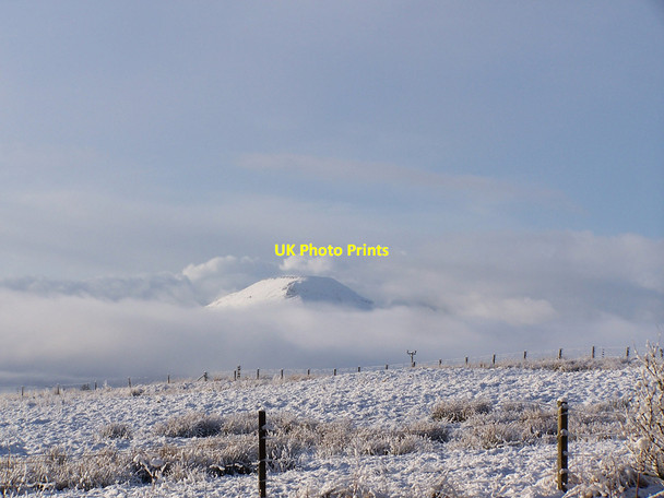 Photo 6"x4" Over the snow to Healabhal Mhor Heribost c2011