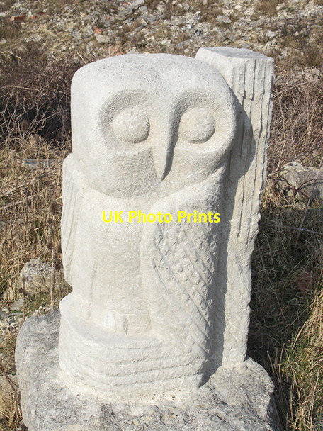 Photo 6"x4" Owl Stone Carving at Tout Quarry Fortuneswell c2008