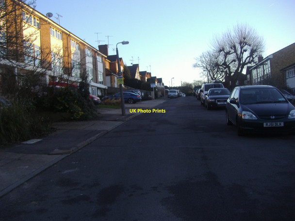 Photo 6"x4" Kelvedon Close, Kingston-Upon-Thames Kingston Upon Thames c2011
