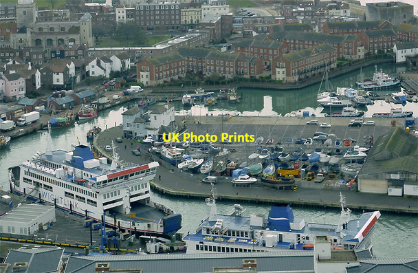 Photo 6"x4" Ferry terminal and Old Portsmouth Harbour Portsmouth\/SU6501 c2011