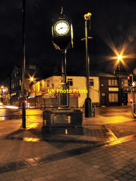 Photo 6"x4" Piazza Clock, Radcliffe Radcliffe\/SD7807 c2011