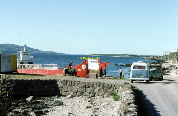 Photo 6"x4" About to board the Sound of Gigha Port Askaig\/Port Asgaig c1975
