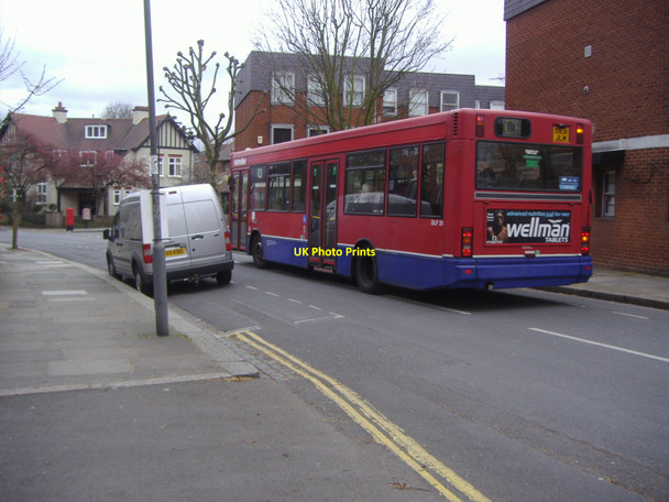 Photo 6"x4" C11 bus on Brookfield Park Camden Town c2008