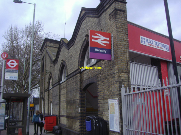 Photo 6"x4" Entrance to Hornsey station Hornsey c2008 P1