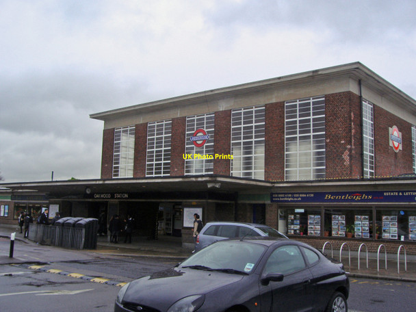Photo 6"x4" Oakwood Tube station Southgate\/TQ3094 c2008