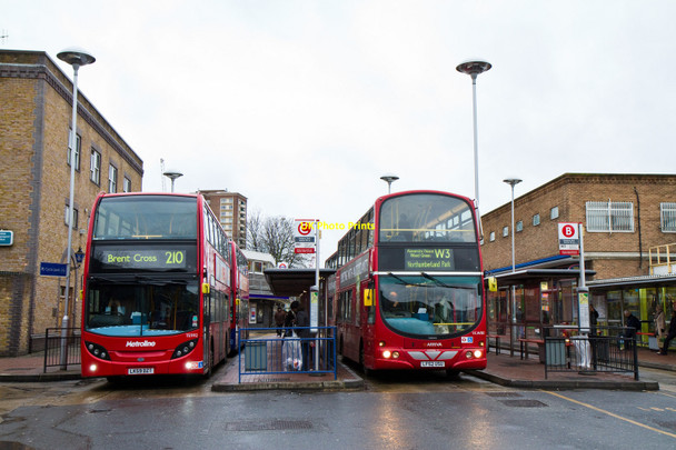 Photo 6"x4" Finsbury Park Bus Station Islington\/TQ3184 c2011
