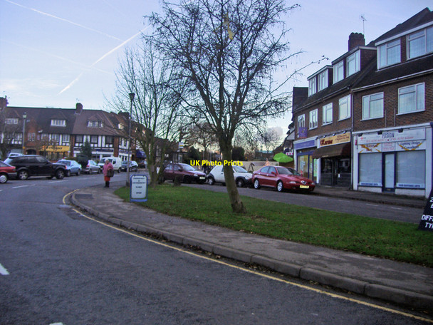 Photo 6"x4" Brookmans Park shops Brookmans Park c2008