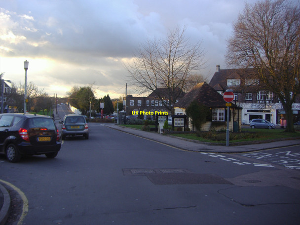 Photo 6"x4" Village green and centre, Brookmans Park Brookmans Park c2008
