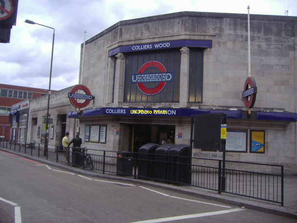 Photo 6"x4" Colliers Wood tube station Merton\/TQ2569 c2008