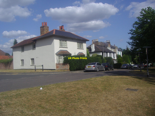 Photo 6"x4" Houses on Esher Green Esher c2010